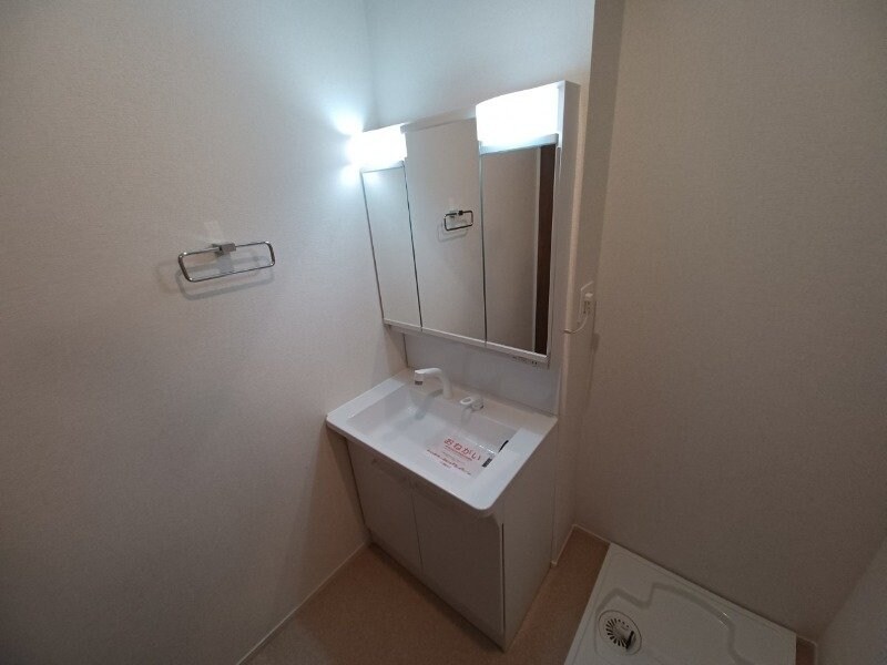 物件内観写真9　(同型別室のお写真です)