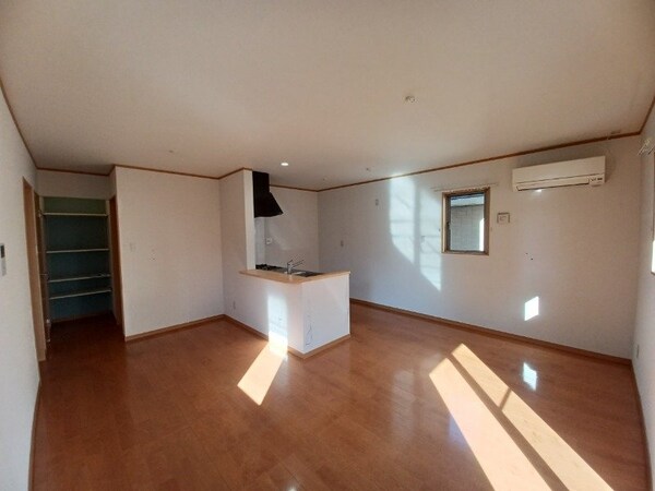 居室・リビング(同型参考写真です。)