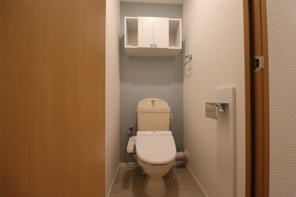 トイレ(同物件別部屋写真、一部仕様が異なります。)
