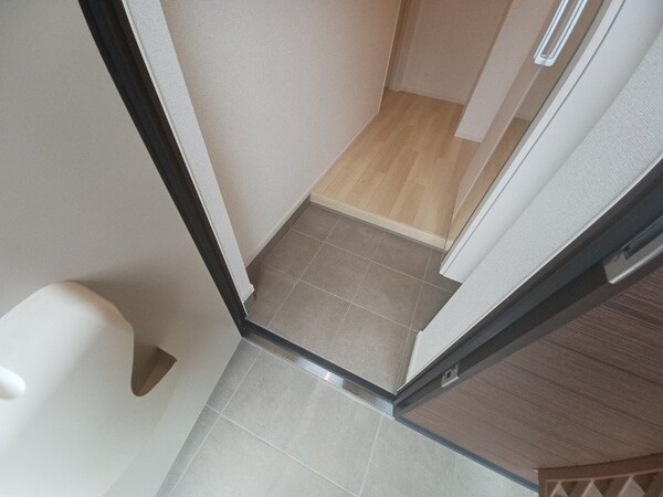 玄関(同型タイプ画像)