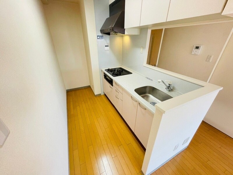 物件内観写真8　(同物件別部屋の写真です)