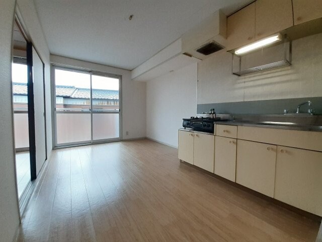 物件内観写真6　(同型他部屋)