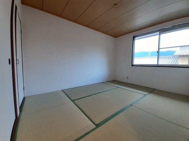 物件内観写真12　(同型他部屋)