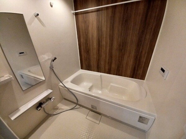 バス／シャワールーム等(同型参考写真)