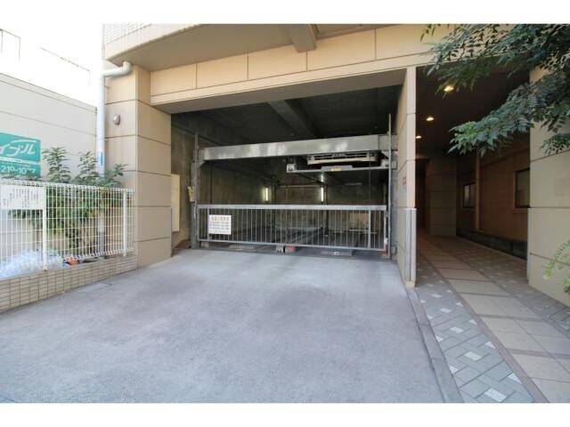 物件外観写真3　(駐車場)