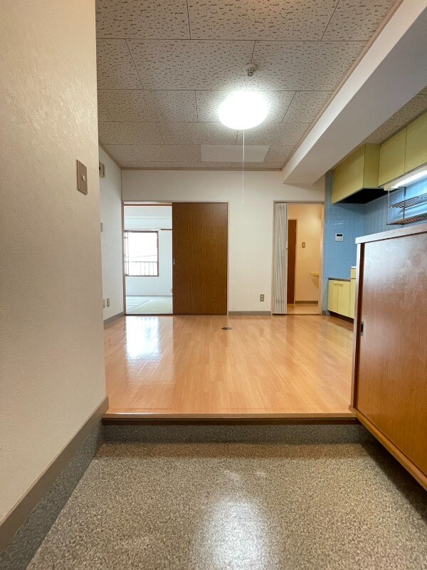 物件内観写真17　(玄関)