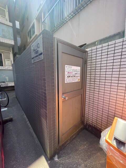 物件外観写真5　(敷地内ゴミ捨て場)