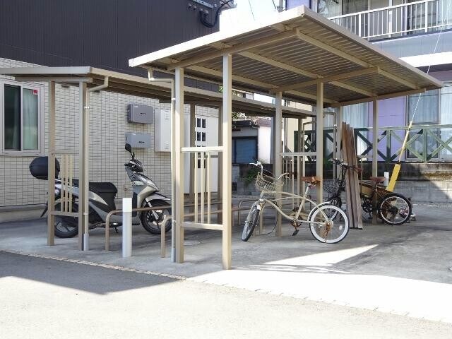 物件外観写真3　(駐輪場)