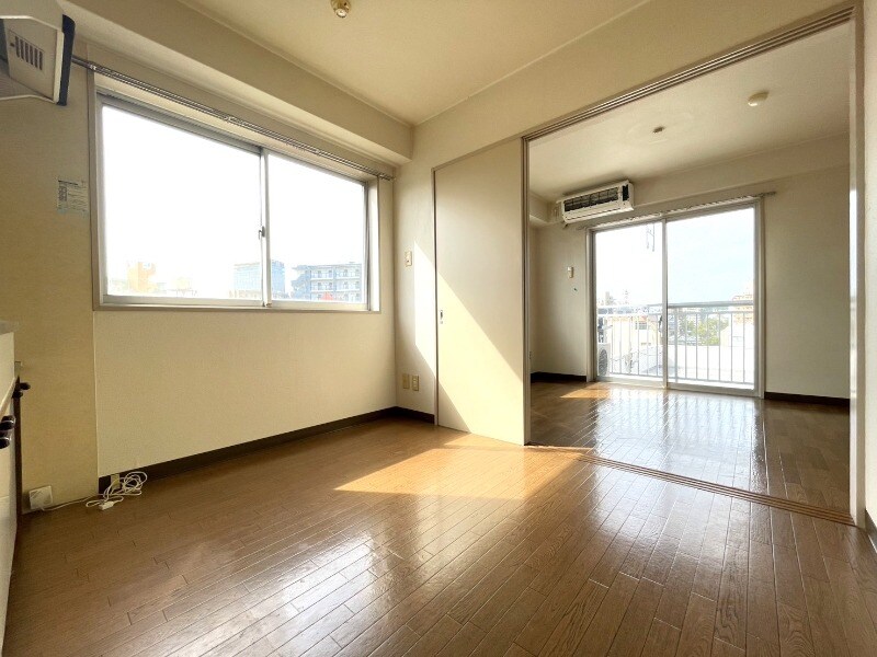 物件内観写真8　(居室)