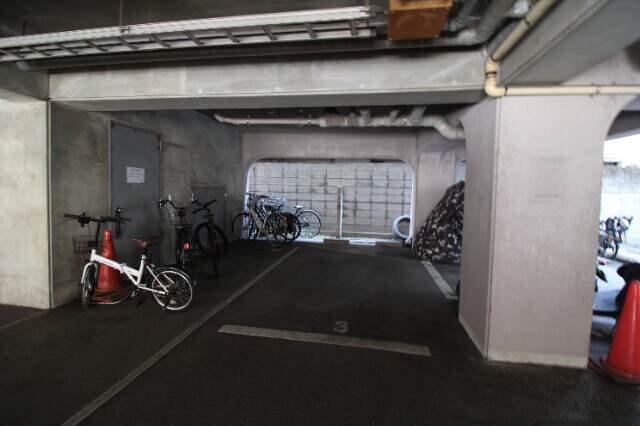 物件外観写真5　(駐輪場)