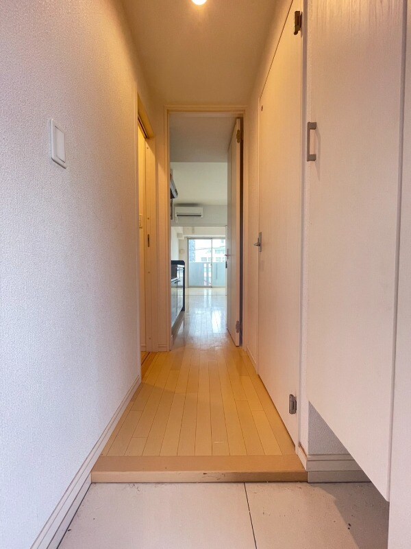 物件内観写真18　(玄関)