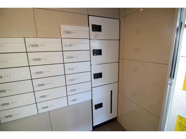 物件外観写真5　(宅配BOX)