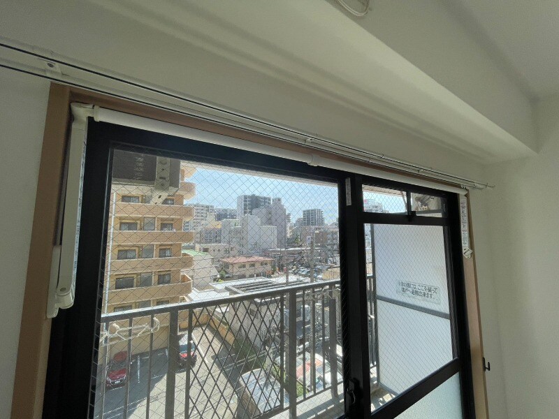 物件内観写真18　(室内物干し機)