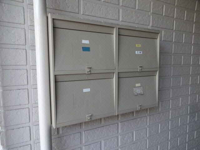物件外観写真5　(集合郵便受け)