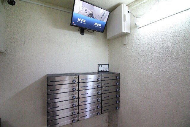 物件外観写真2　(集合郵便受け)