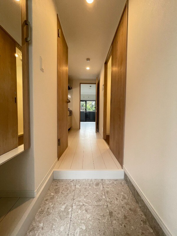 物件内観写真15　(玄関)