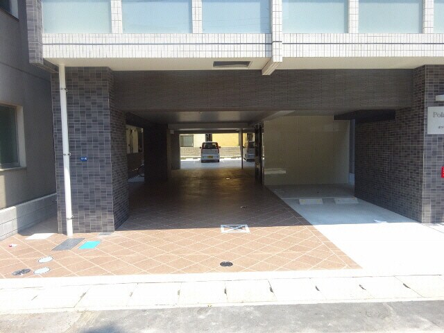 物件外観写真2　(駐車場)