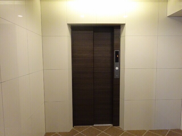 物件外観写真4　(エレベーター)