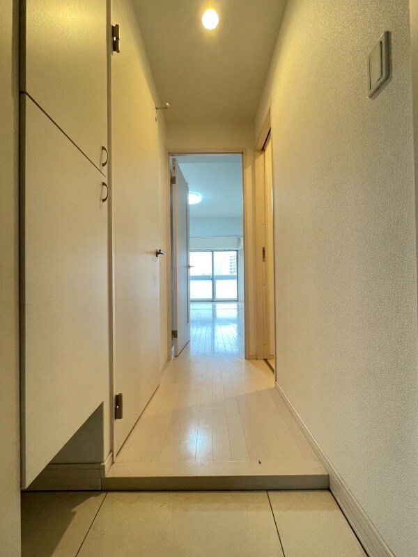 物件内観写真16　(玄関)