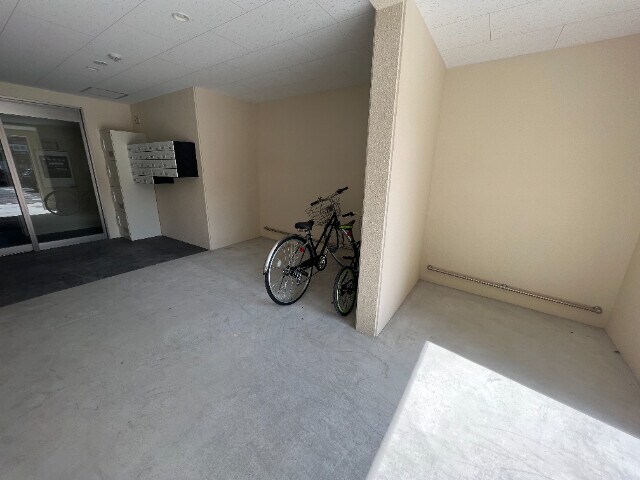 物件外観写真3　(駐輪場)