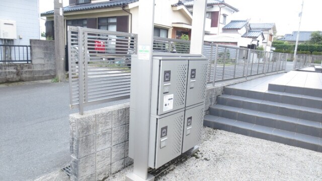 物件外観写真3　(宅配ボックス)