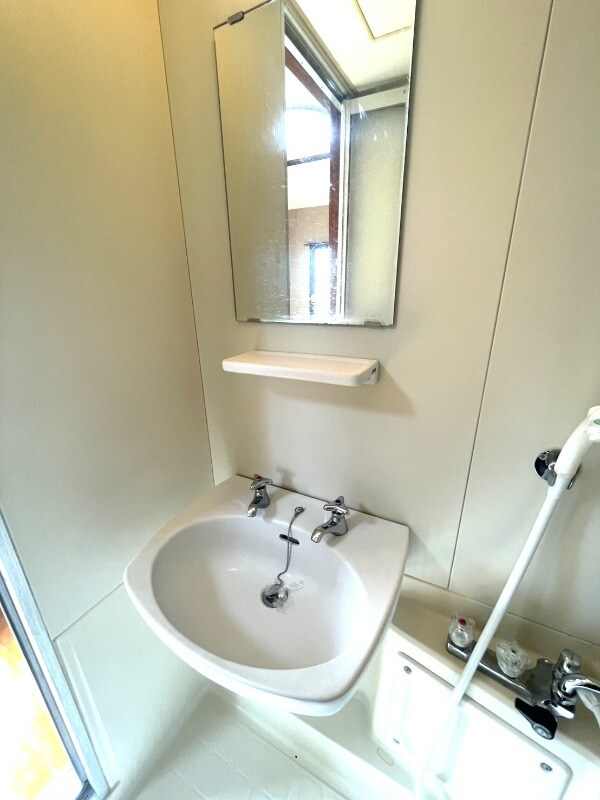 物件内観写真10　(洗面台)