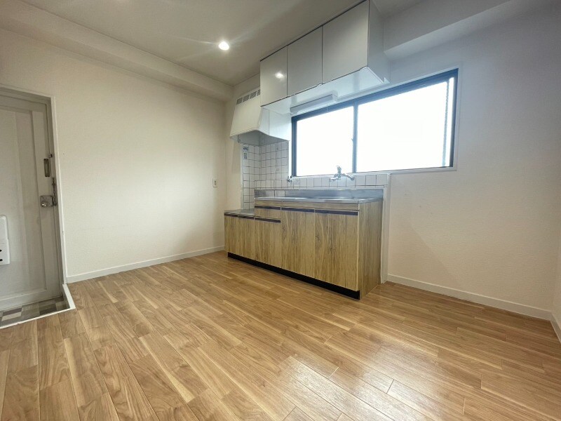 物件内観写真4　(居室)