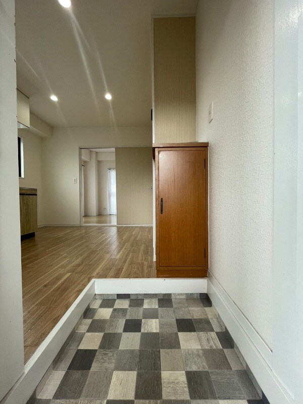 物件内観写真15　(玄関)