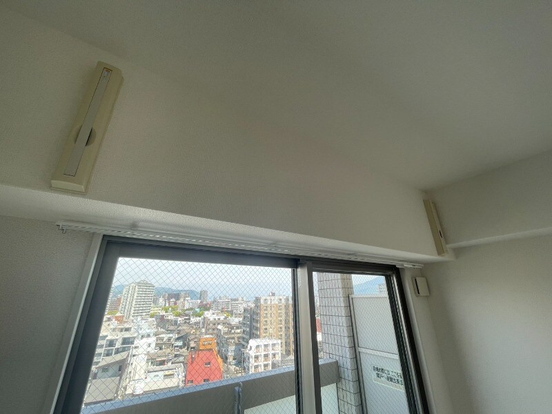 物件内観写真21　(室内物干し機)