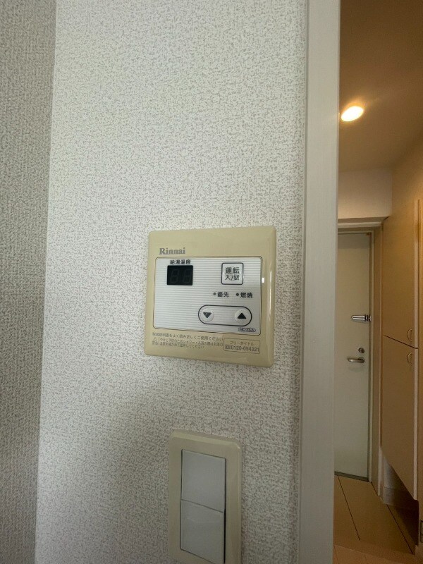 物件内観写真23　(ガス給湯器)