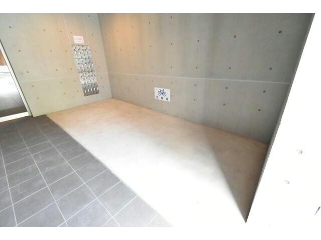 物件外観写真2　(駐輪場)
