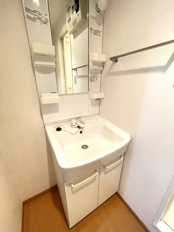 物件内観写真11　(洗面所)