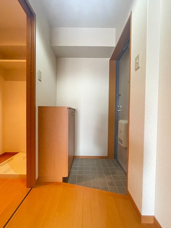 物件内観写真15　(玄関)