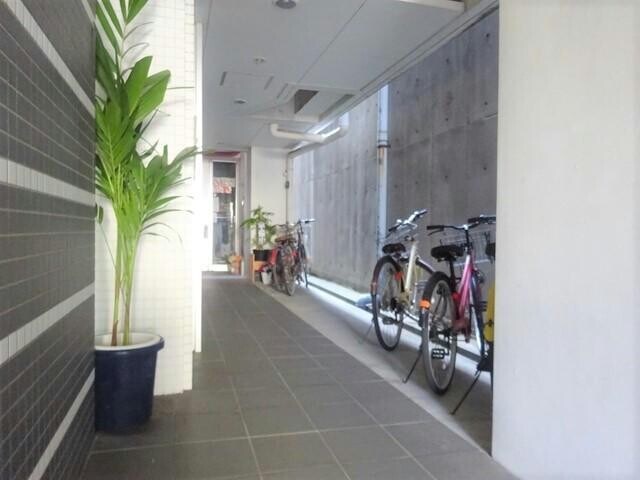 物件外観写真4　(駐輪場)