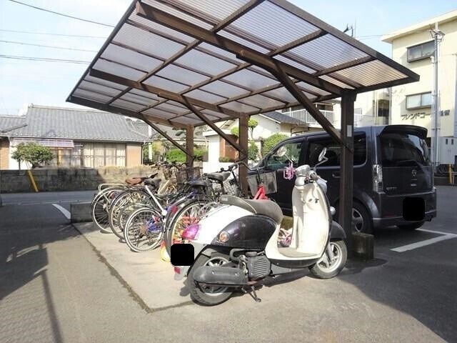 物件外観写真3　(駐輪場)