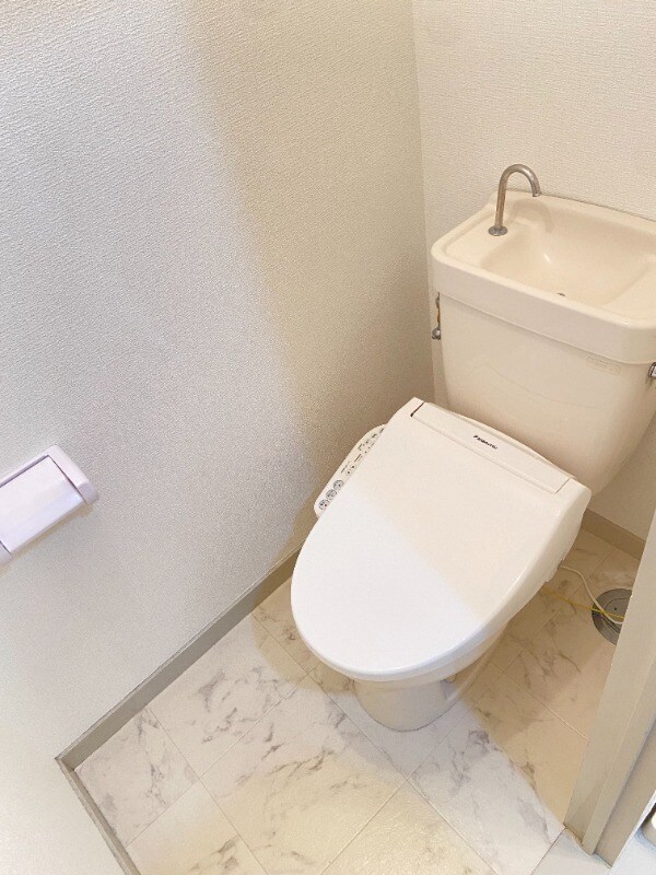 物件内観写真14　(トイレ)