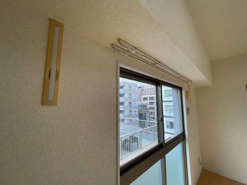 物件内観写真21　(室内物干し機)