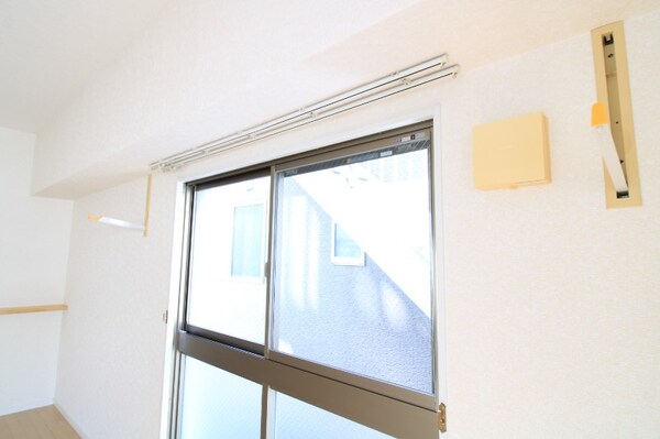 その他設備(室内物干し機)