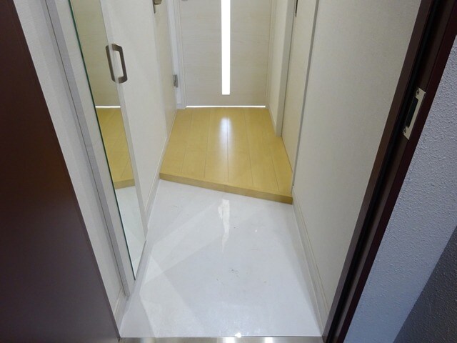物件内観写真17　(玄関)
