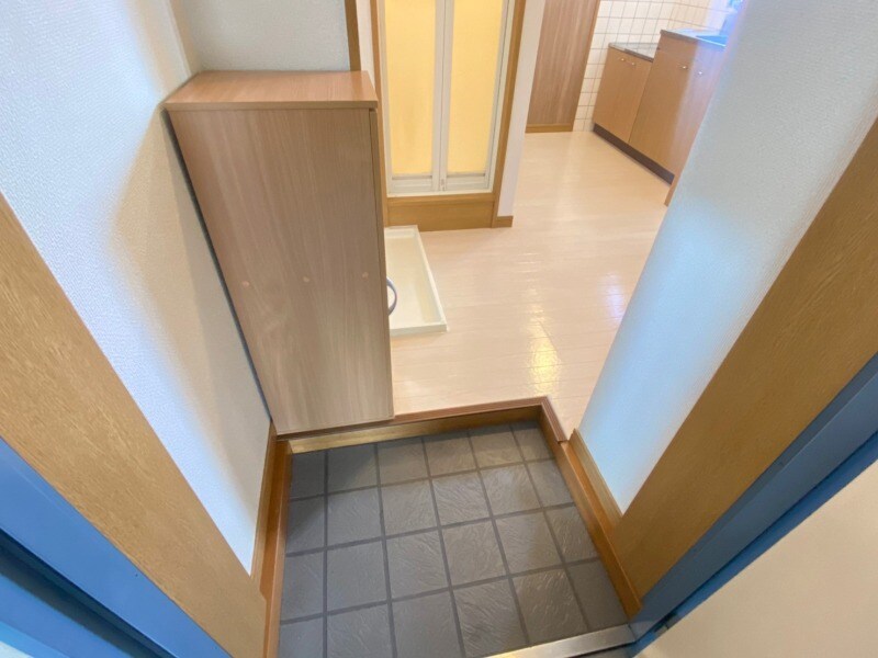物件内観写真13　(玄関)