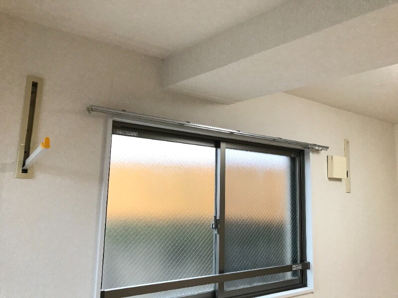 物件内観写真24　(室内物干し機)