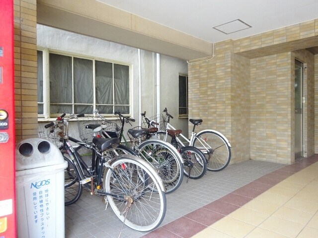 物件外観写真3　(駐輪場)