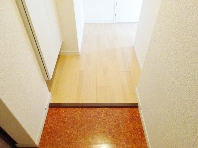 物件内観写真16　(玄関)