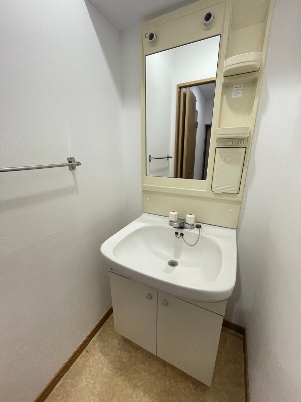 物件内観写真11　(洗面所)