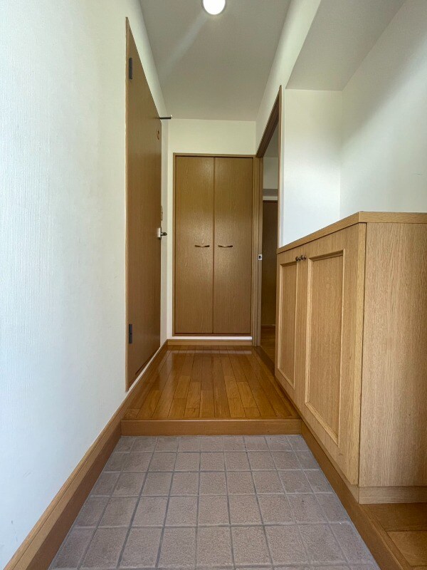 物件内観写真15　(玄関)