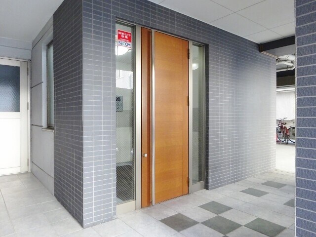 物件外観写真5　(エントランス)