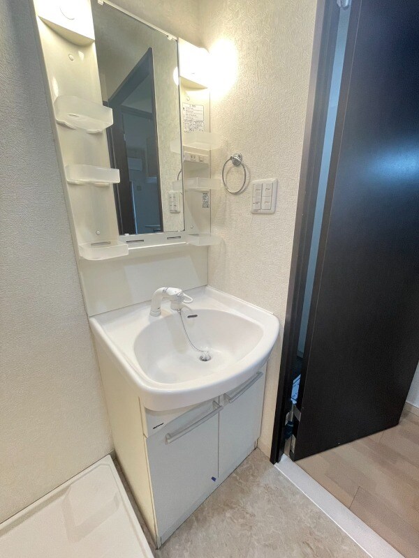 物件内観写真11　(洗面所)