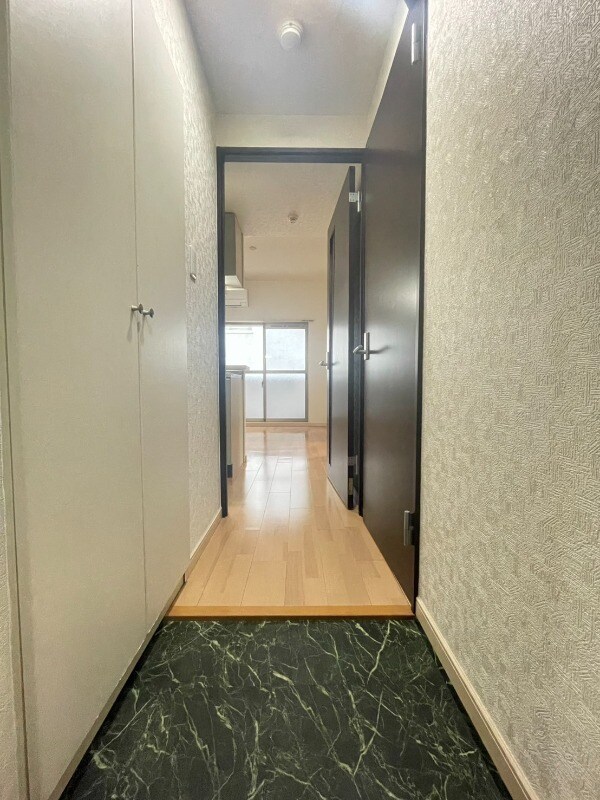 物件内観写真15　(玄関)