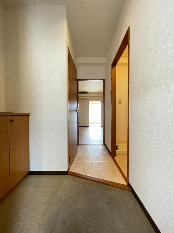 物件内観写真15　(玄関)