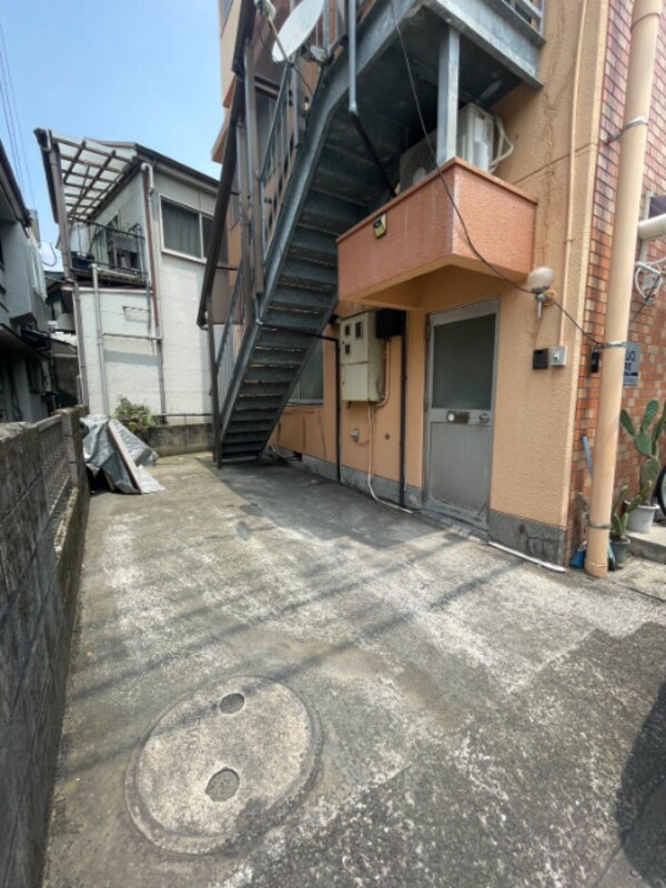 駐車場(201号室専用駐車場)